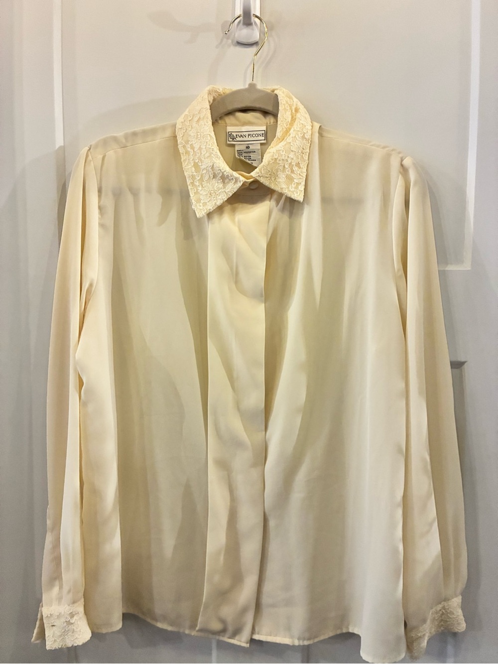 Evan Picone Cream Lace-Collar Dress Shirt
